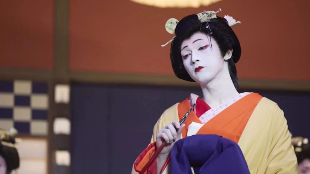《曾根崎心中》一景。圖中人為喜久雄所扮演的女性劇中人お初。（網上圖片）