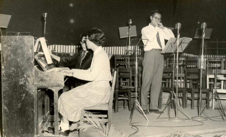馮安口琴獨奏演出（1950年代）