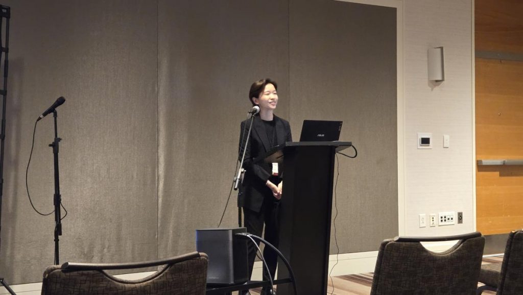 在Society of Ethnomusicology 年度會議發表論文及對論文作出現場討論